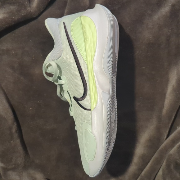 Nike Renew Elevate 3 "Volt" - Picture 1 of 5